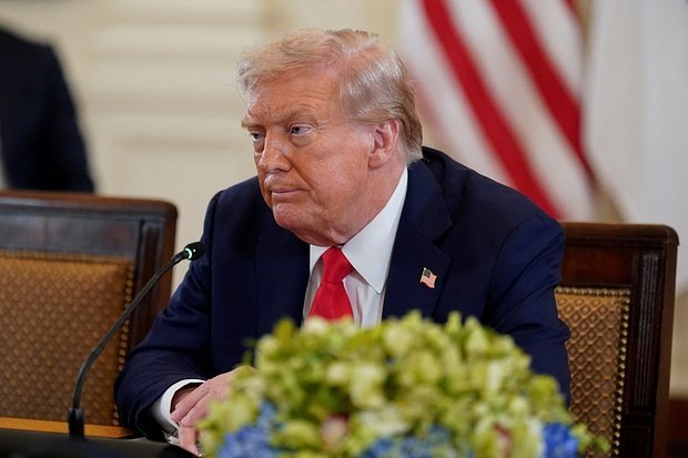    Трамп на встрече с Зеленским и европейскими лидерами в Белом доме 18 августа. Фото: Alexander Drago / Reuters