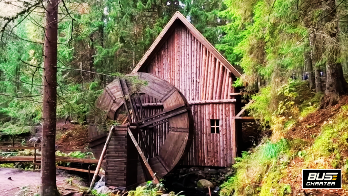 Аренда автобуса и микроавтобуса или минивэна с водителем в Москве посуточно 2025