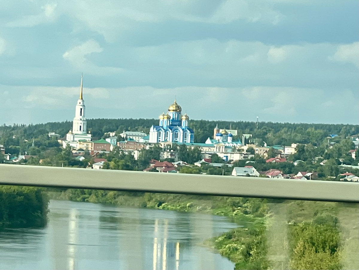 Вид на Задонский монастырь с трассы М4