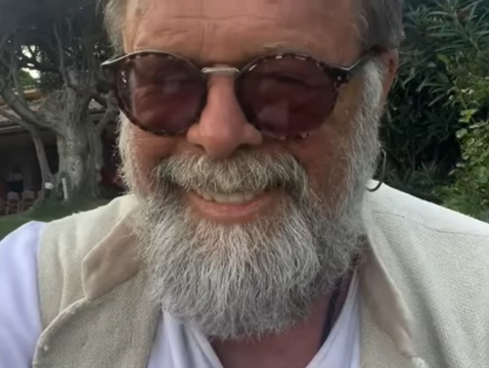 Смайл в конце видео