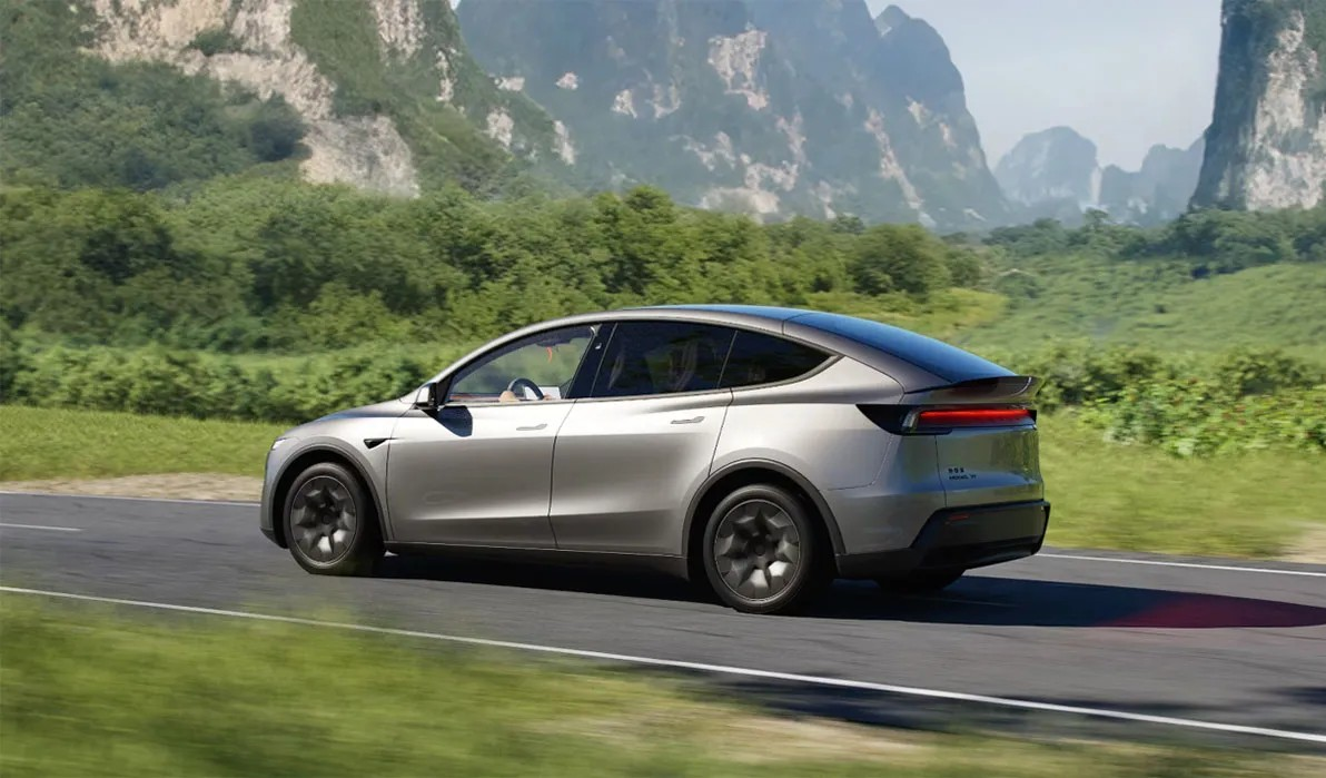 Удлиненная Tesla Model Y L выходит на рынок