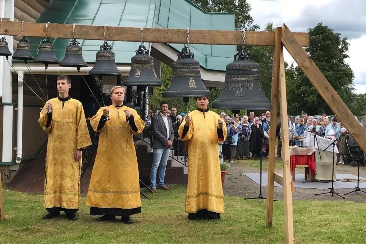    Новые колокола освятили в усвятском храме Преображения Господня