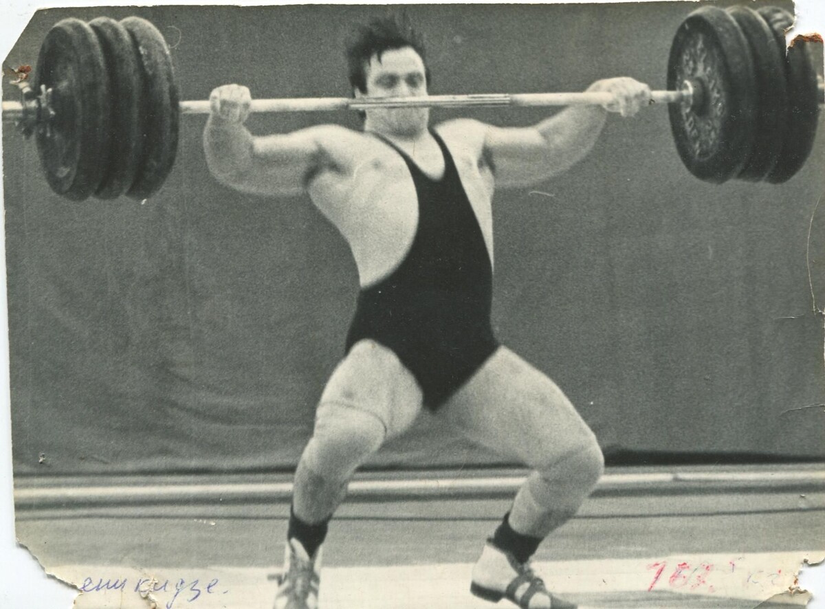 Высшее достижение Александра Сычева — рекорд мира: в 1976 году в толчке он взял штангу весом в 220 кг