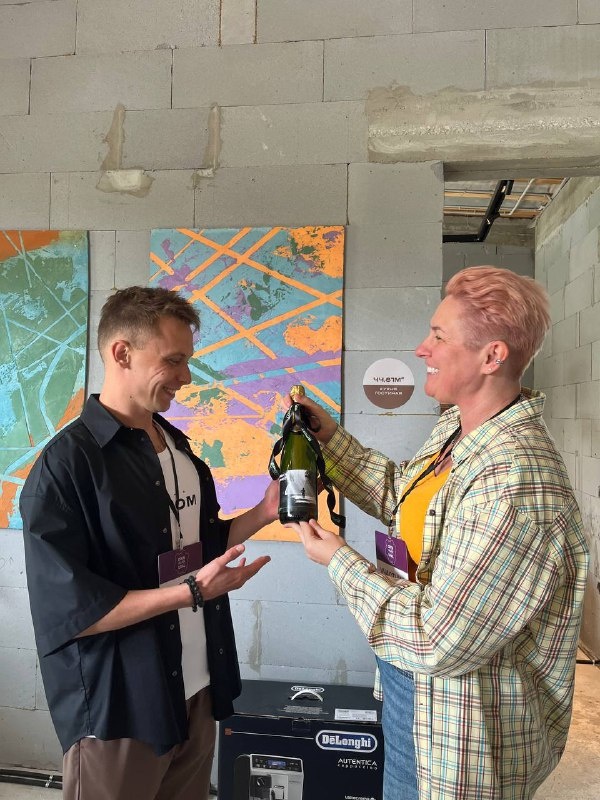 На фото директор БРЮТ Страхование Галина и директор Лагома Богдан