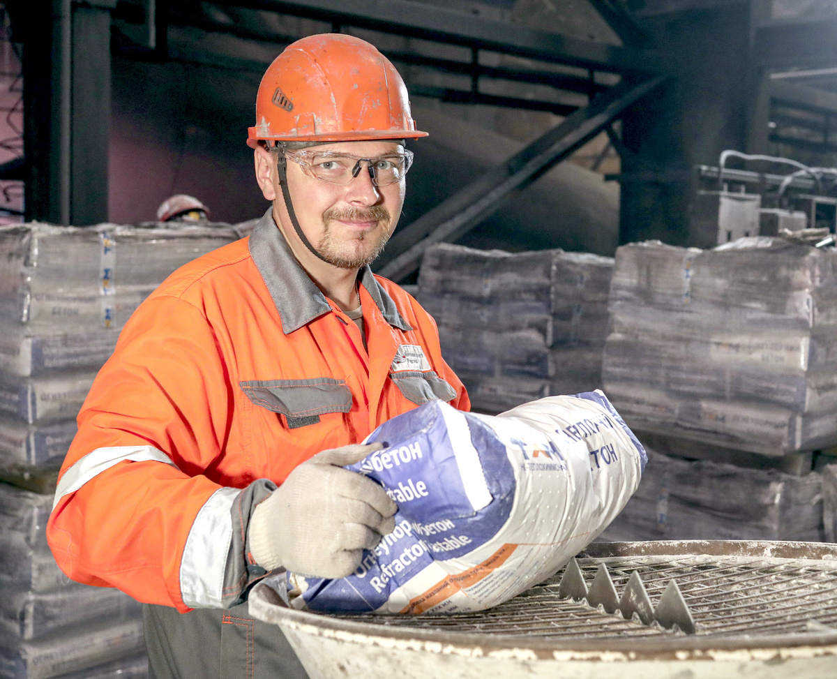 Огнеупорщик Александр Соловьёв