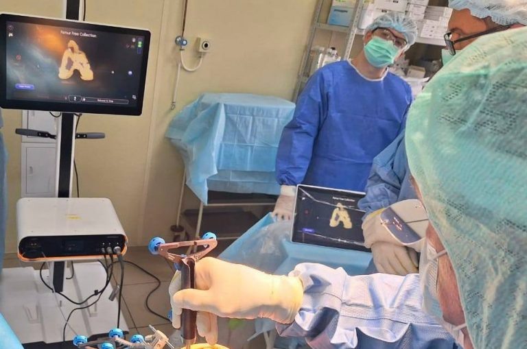    Оренбургские хирурги внедряют роботизированные операции по замене суставов Оренбуржье