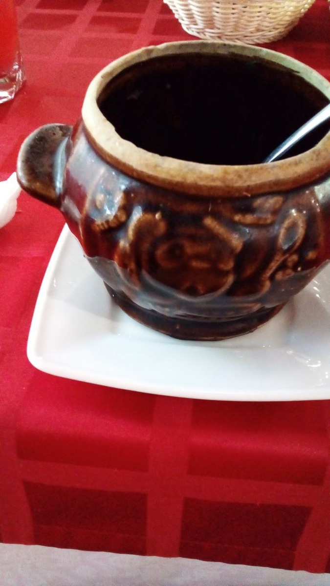 Тот самый горшочек, в котором был очень вкусный борщ.