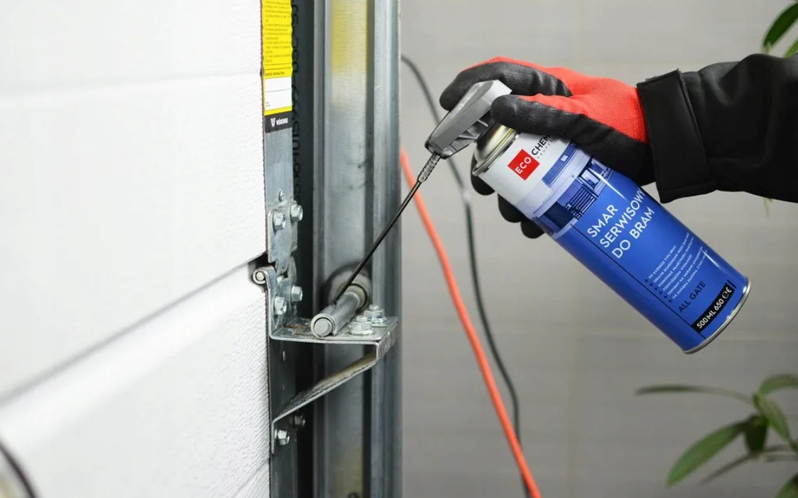 Смазка секционных ворот