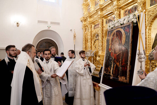 В тверской собор принесли точную копию древнейшей чудотворной иконы