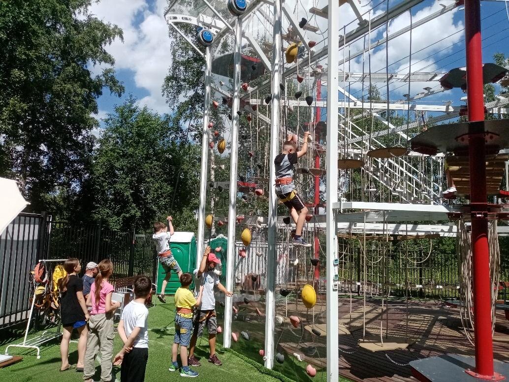 Скалодромы в активити-парке