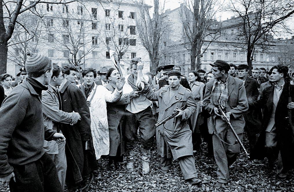 Мятежники на улицах Будапешта, осень 1956 г.