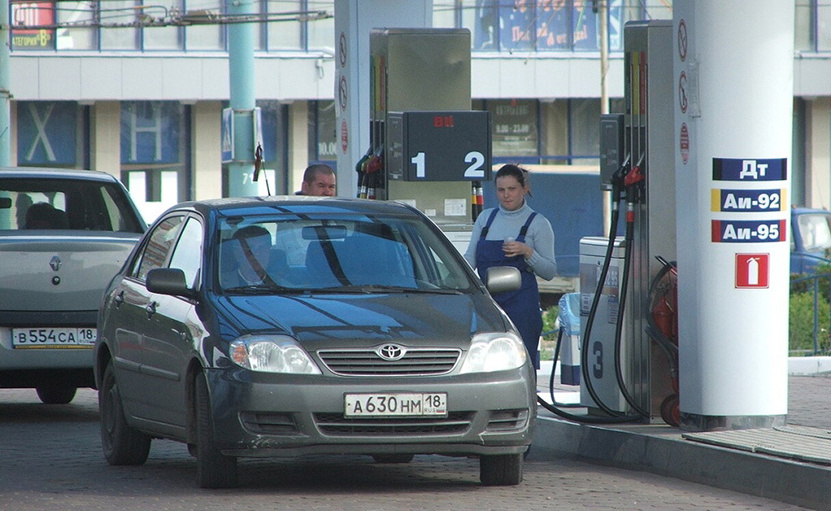  По прогнозам экспертов, рост стоимости бензина продолжится как минимум до конца года. Фото: архив редакции