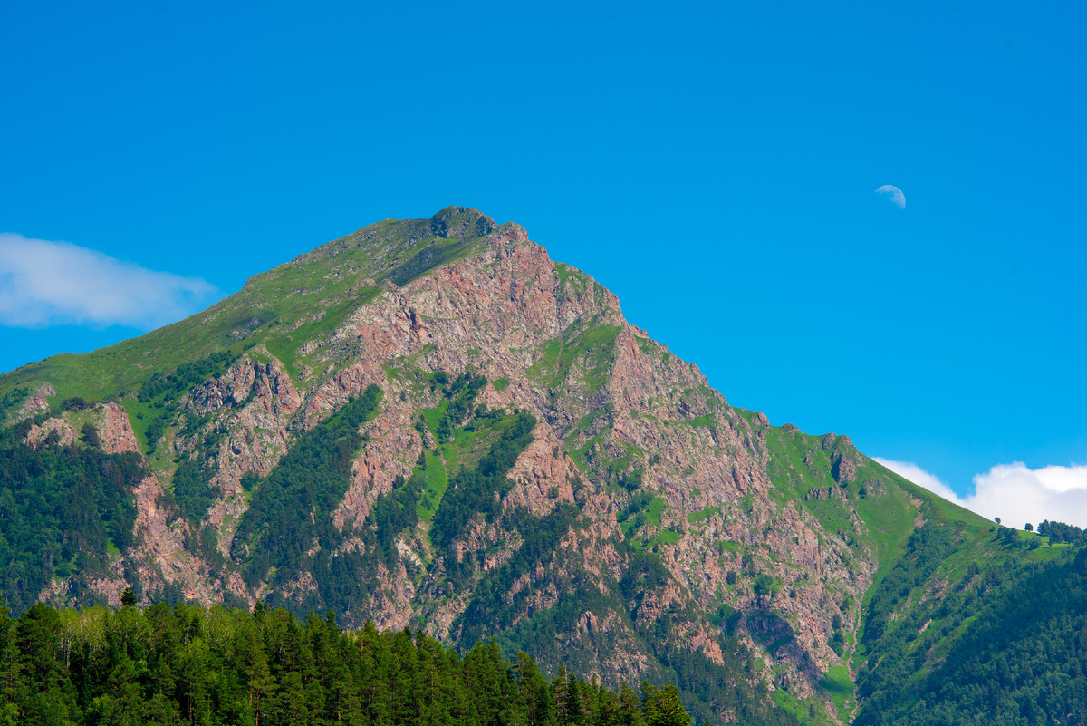 Гора Красная 
Фото: Яндекс