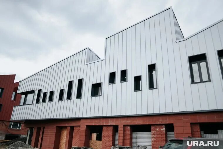 «Рыба-пила» занимает площадь 7 300 квадратных метров. Фото: Никита Сабашников © URA.RU