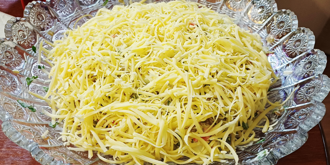 Вкусный сытный салат "Выручайка".