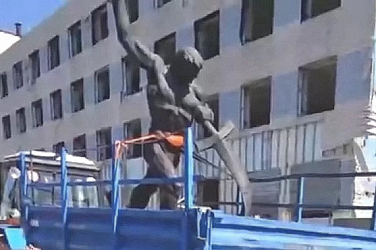    «Всю жизнь стояла!»