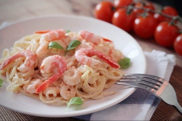 Креветки в сливочном соусе с спагетти