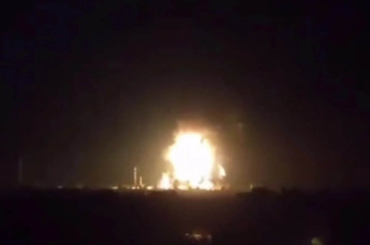    Очевидец снял момент взрыва на НПЗ в Кременчуге