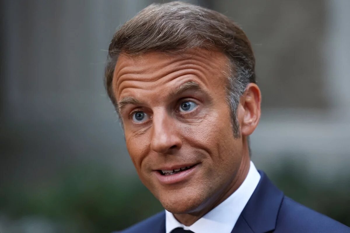    Эммануэль Макрон своими высказывания демонстрирует то, что мира он на самом деле не хочет, но должен сохранить лицо перед западной публикой.