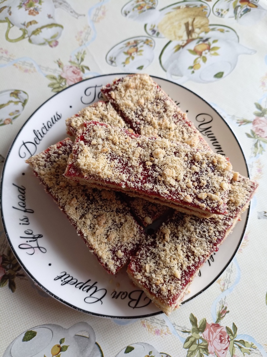 Песочные полоски с вареньем. Фото автора 