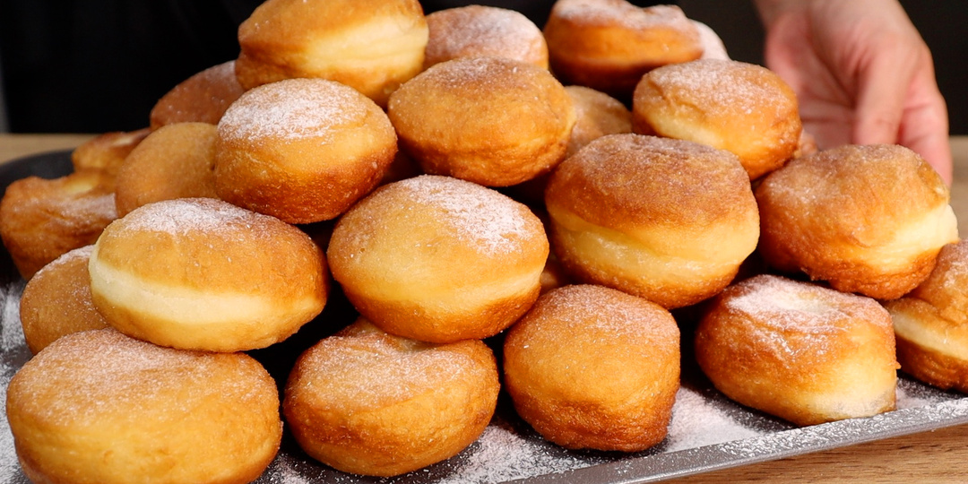 Приготовьте тесто на сыворотке, и вы удивитесь, какие пышные и ароматные пончики у нас получатся