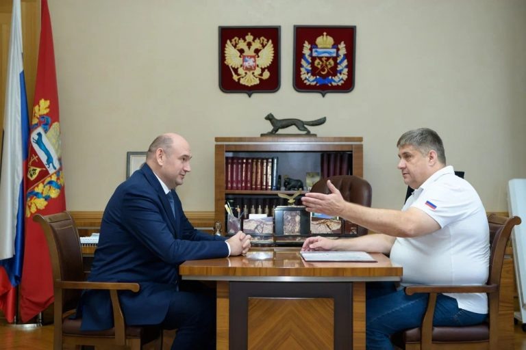    Евгений Солнцев и глава «Росавтодора» обсудили планы реконструкции федеральных трасс в Оренбуржье Оренбуржье