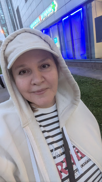 Селфи у торгового центра Круиз