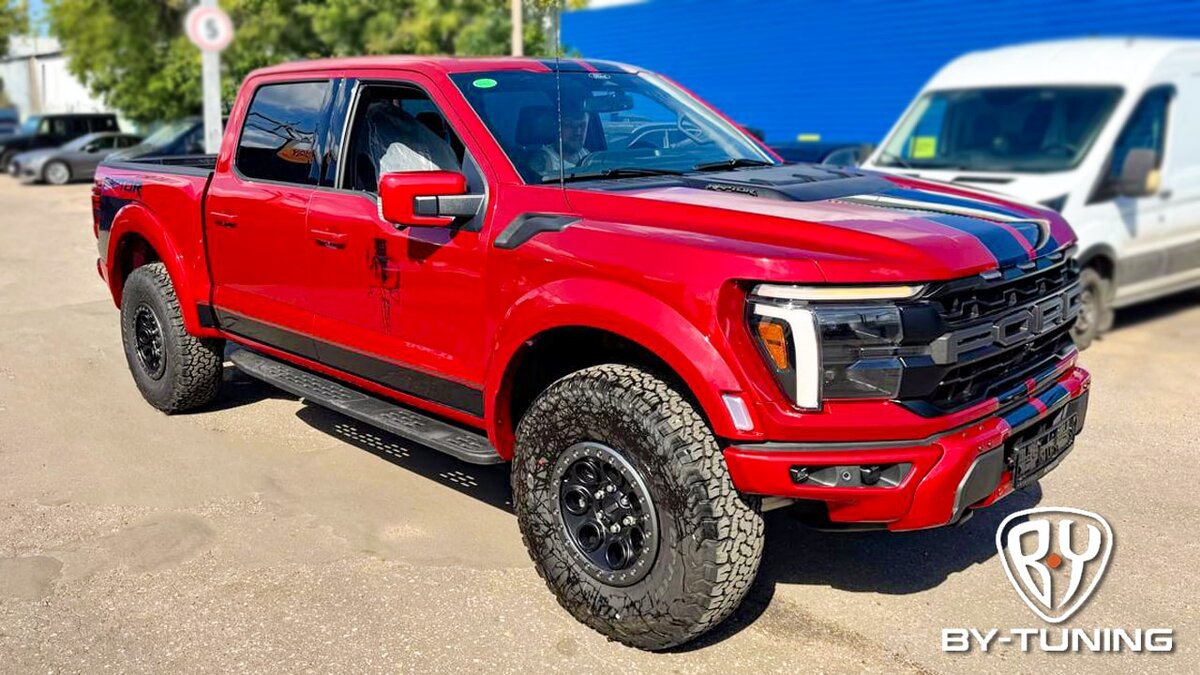 FORD RAPTOR F 150 полная оклейка автомобиля глянцевой полиуретановой пленкой в Москве