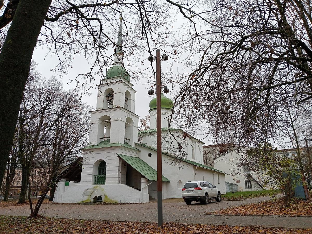 Храма святой великомученицы Анастасии Узорешительницы с приделом святой великомученицы Параскевы Пятницы. Старое фото