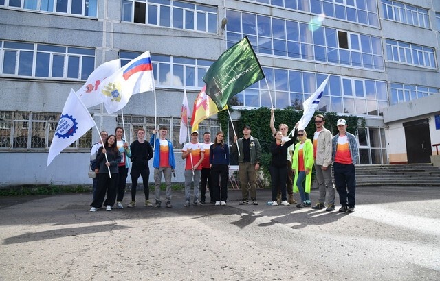 Студенты 18 российских вузов участвуют в экспедиции. Старт - в Тверской области