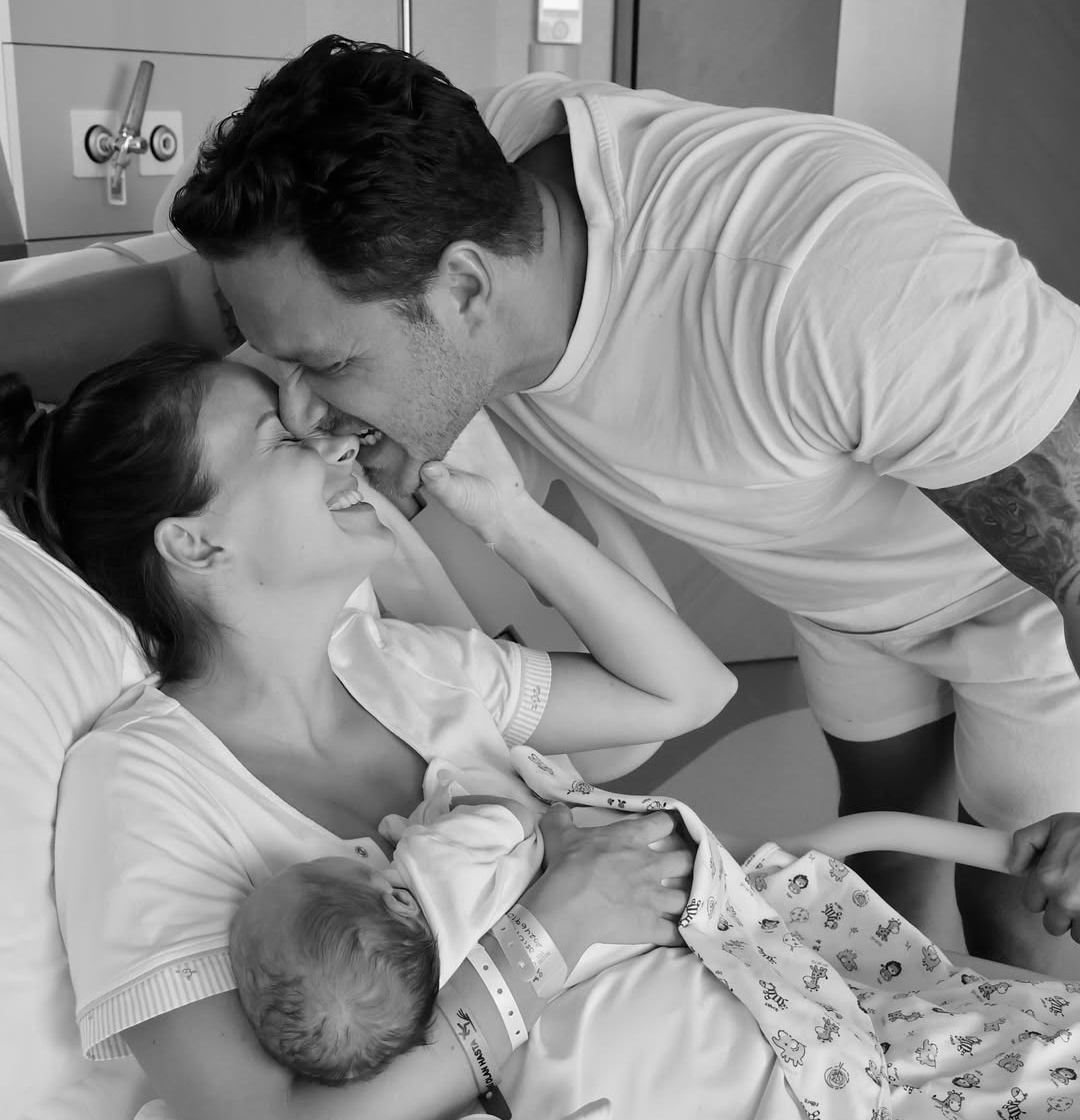 Бурак Челик присутствовал на родах. Фото: соцсети