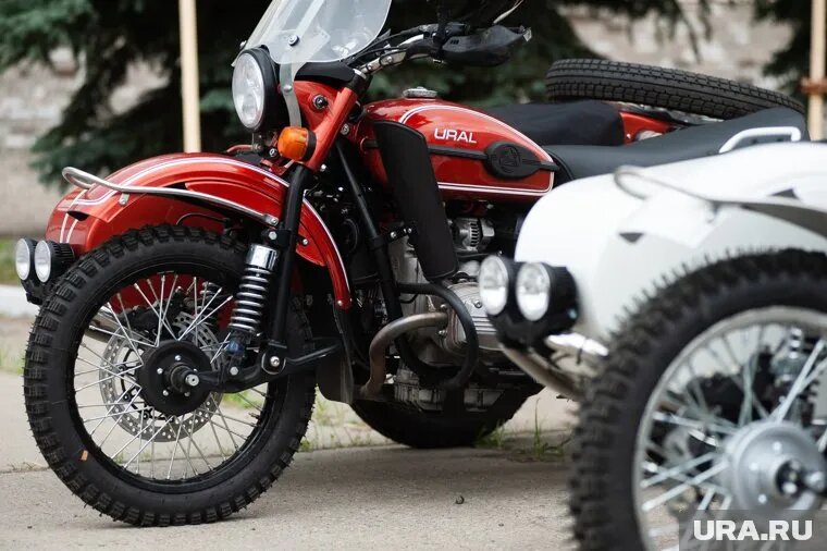 На заводе предлагают по сути две модели. Но благодаря огромному выбору комплектующих можно создать тысячи вариантов неповторимых мотоциклов. Фото: Анна Майорова © URA.RU