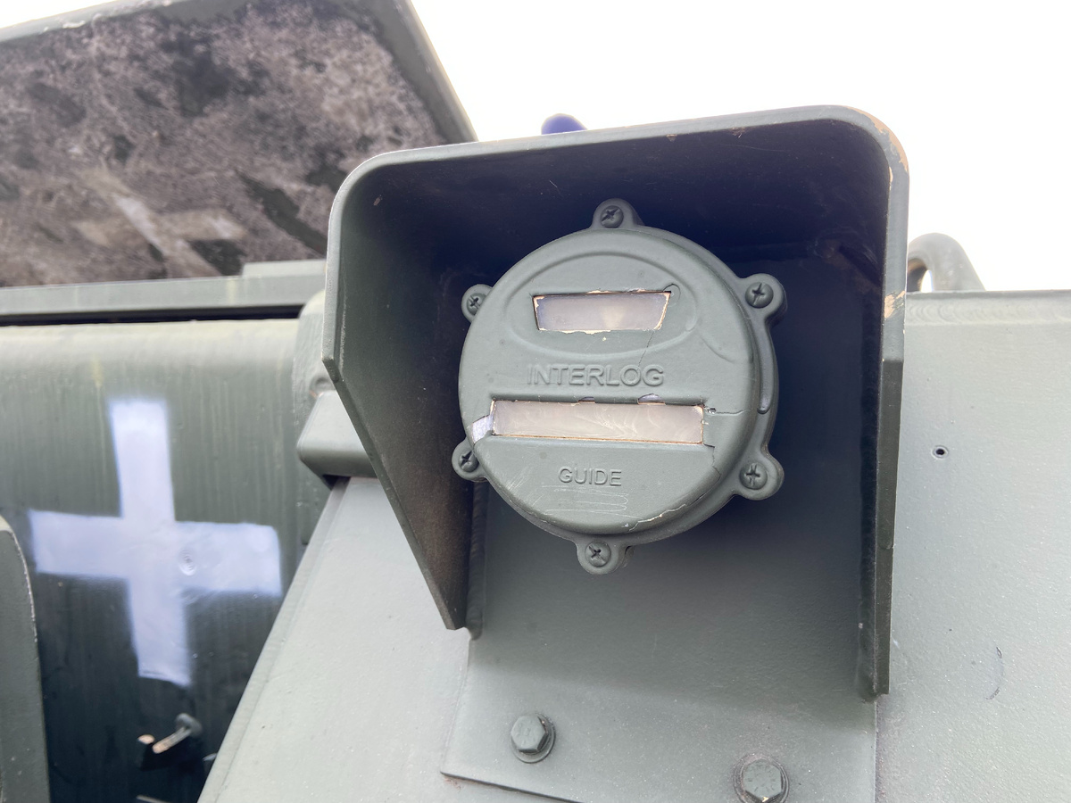 Американский бронетранспортёр М113. Задние фонари.  Фото из личного архива Fon Kraft, © 2025 год. Листайте вправо 👉чтобы увидеть больше