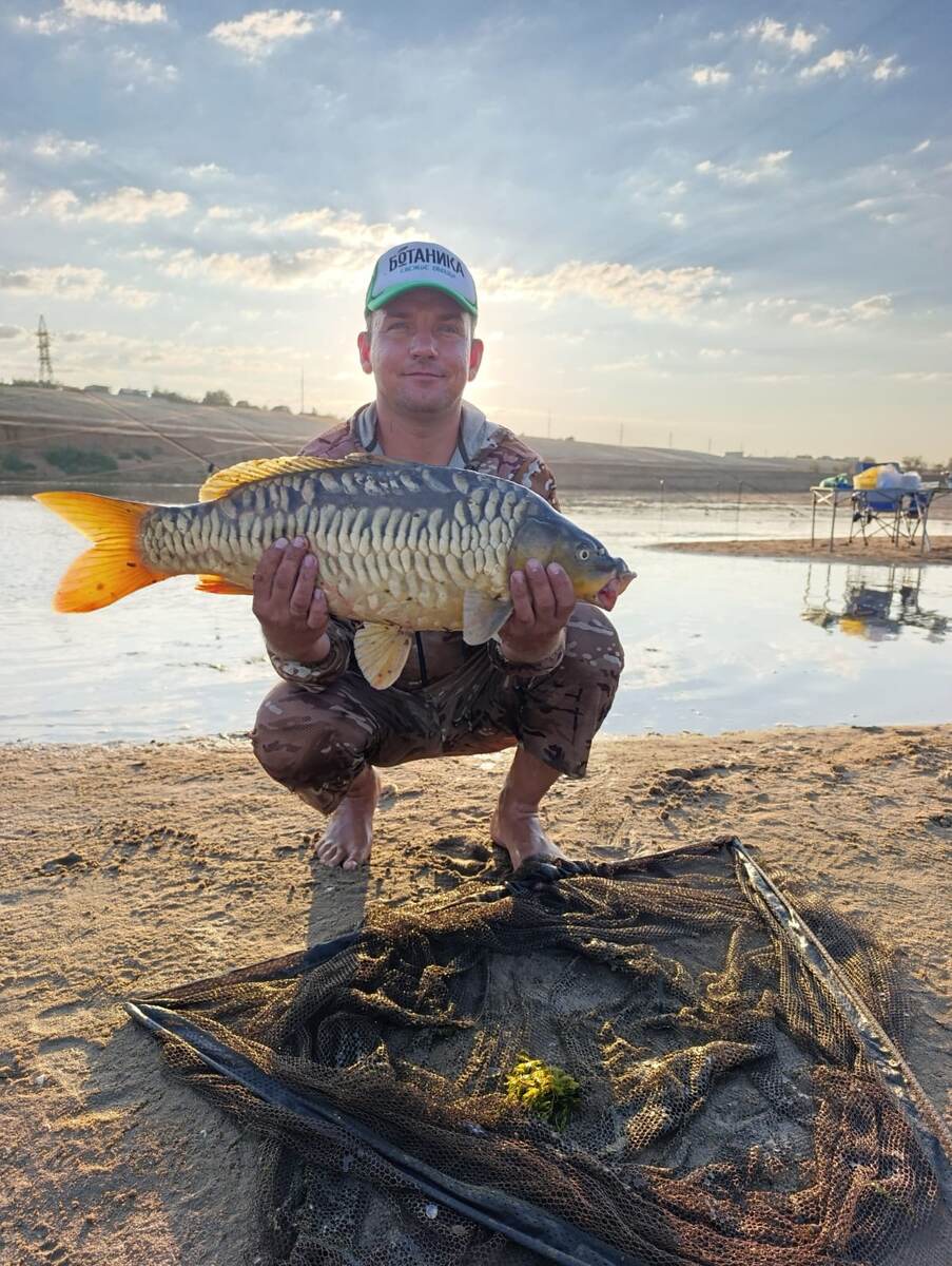 Этот красавчик был пойман на одной из последних рыбалок.
