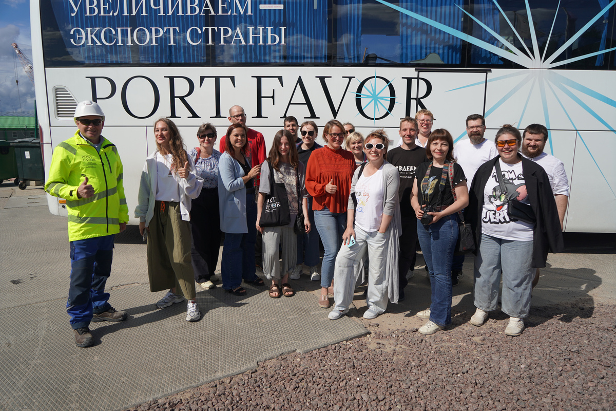 Экскурсионная группа, фото предоставлены BaltPhoto