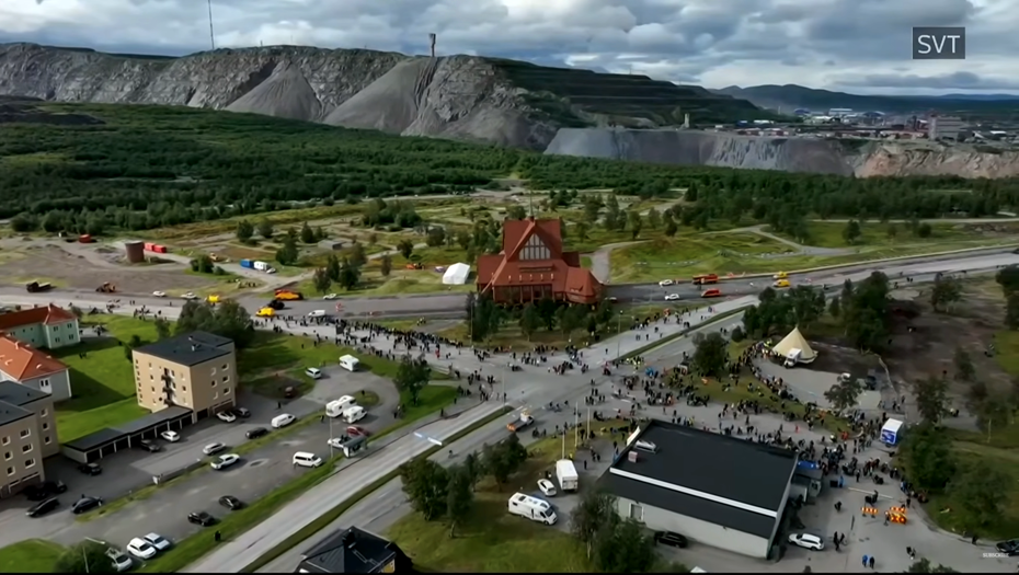    Перемещение церкви. Кируна, Швеция, 19 августа 2025 года. Снимок с видео. Автор фото: SVT