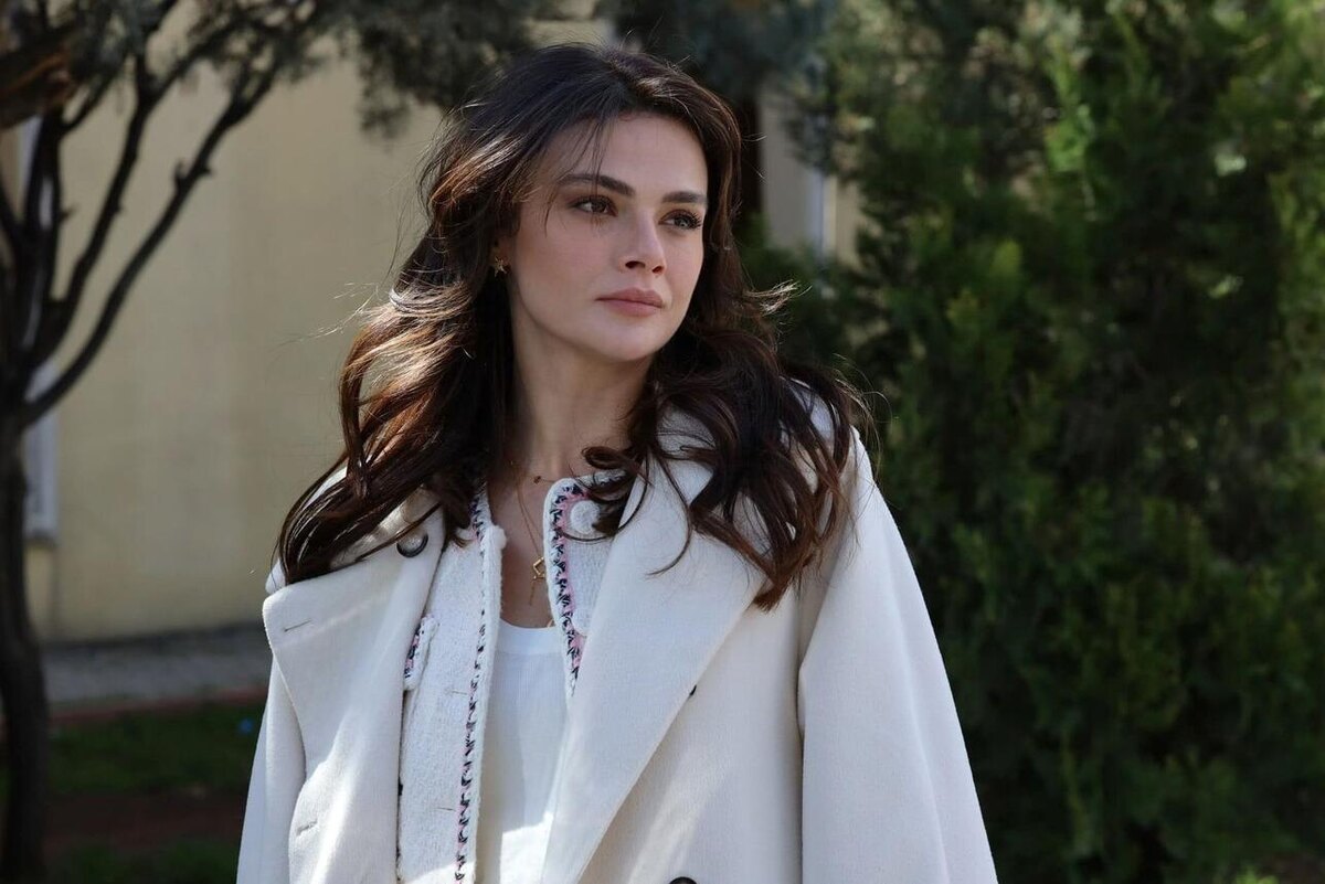    «Далекий город», 2025 кадр из сериала