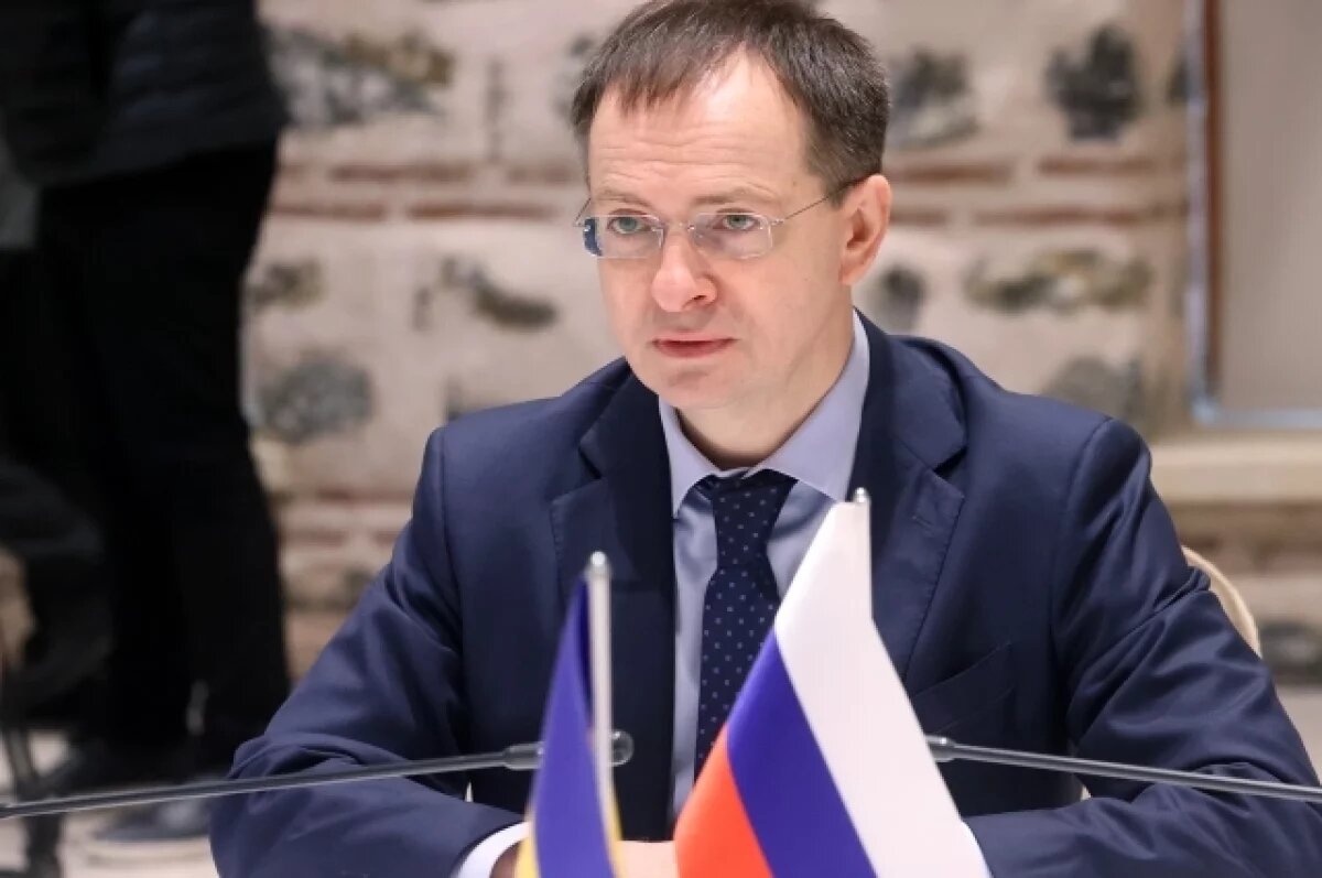    Мединский: РФ отдала Украине 1000 тел погибших бойцов и получила 19 взамен