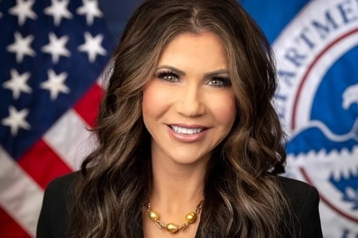    Глава Министерства внутренней безопасности США переехала на военную базу