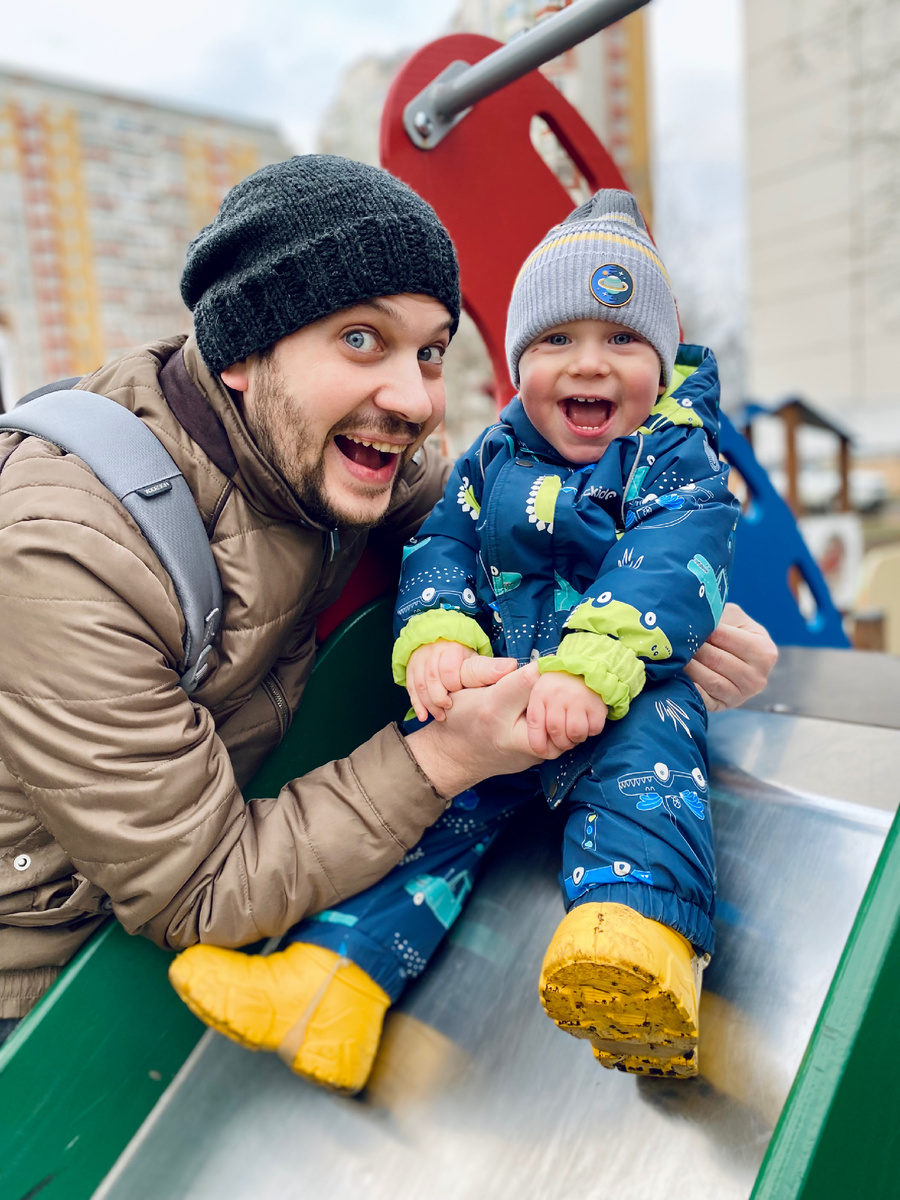 Наш папа и без сокращенных дней полностью вовлечён в процесс 💖