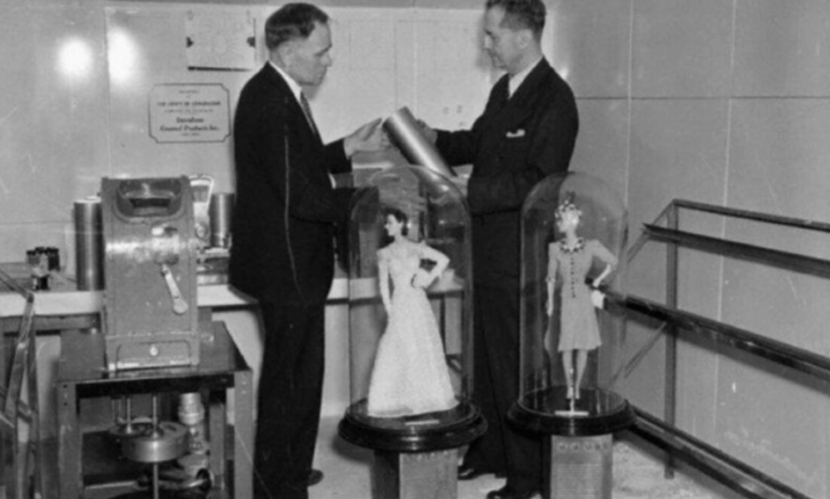 Торнвелл Джейкобс на фото справа