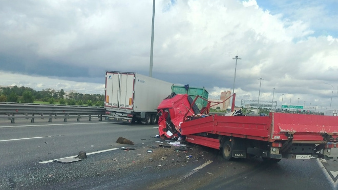 Фото: "ДТП и ЧП Санкт-Петербург\ВКонтакте"