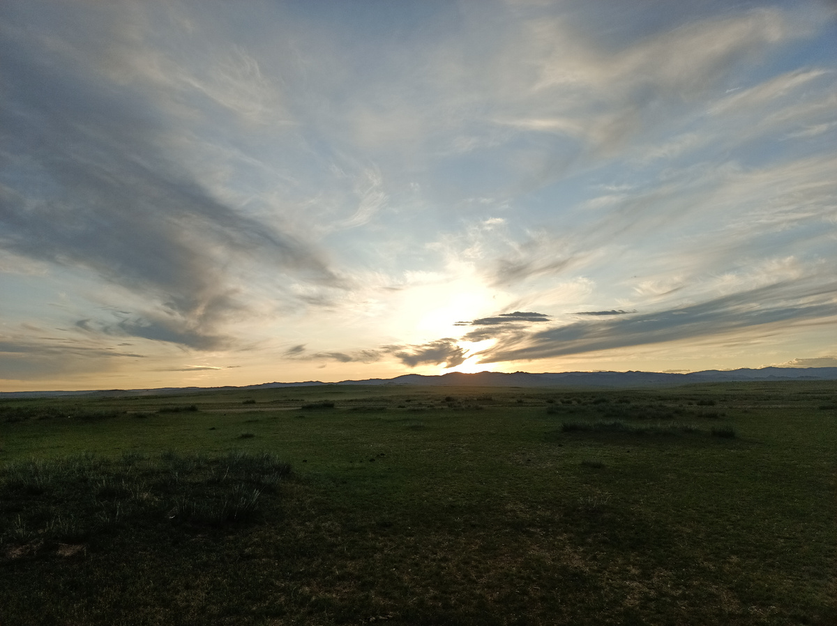 Закат над монгольской степью