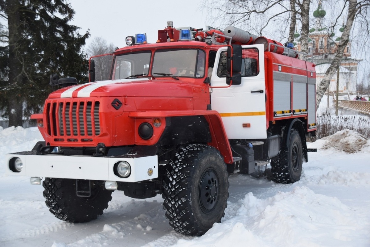    Новая пожарная машина в Олонце. Фото: "Республика"/Даниил Филин