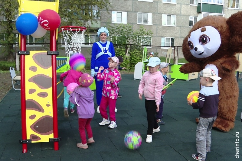    Детский сад "Лесок" находится на Боршодской, 34. Там установили игровой комплекс с резиновым покрытием