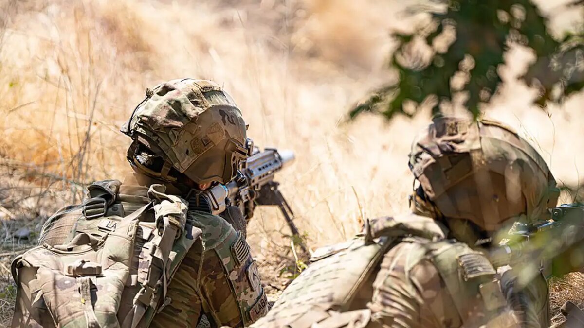    Контингент войск НАТО.