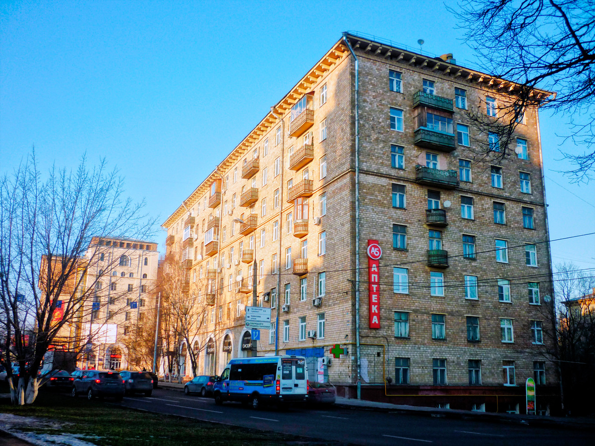 Сталинка в Москве, ул. Вавилова, 55/7. Фотография: Whydoesitfeelsogood