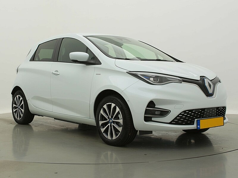 Источник: https://commons.wikimedia.org/wiki/File:Renault_Zoe_ZE50_White.jpg