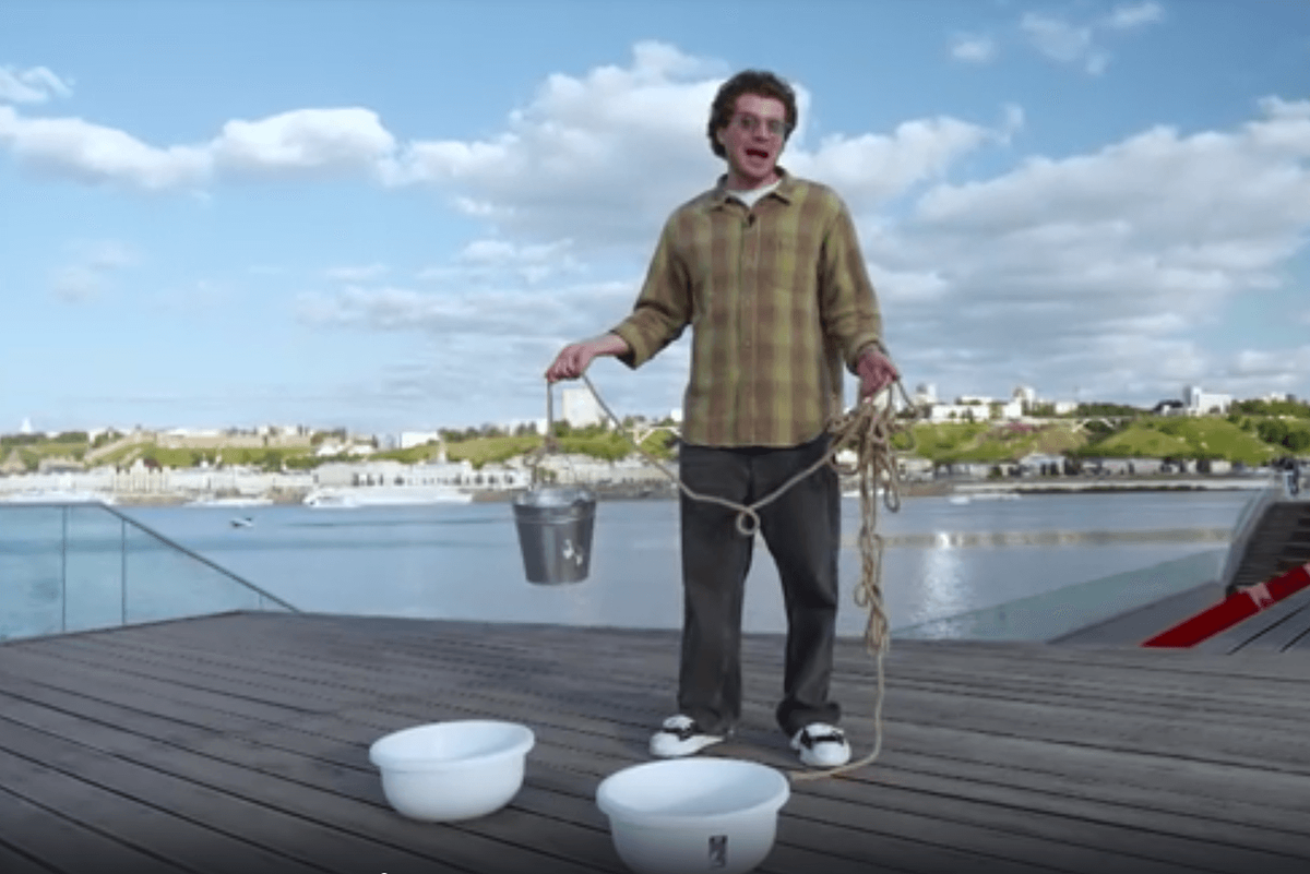 Лео Канделаки в трэвел-шоу "Кто куда". @ТНТ