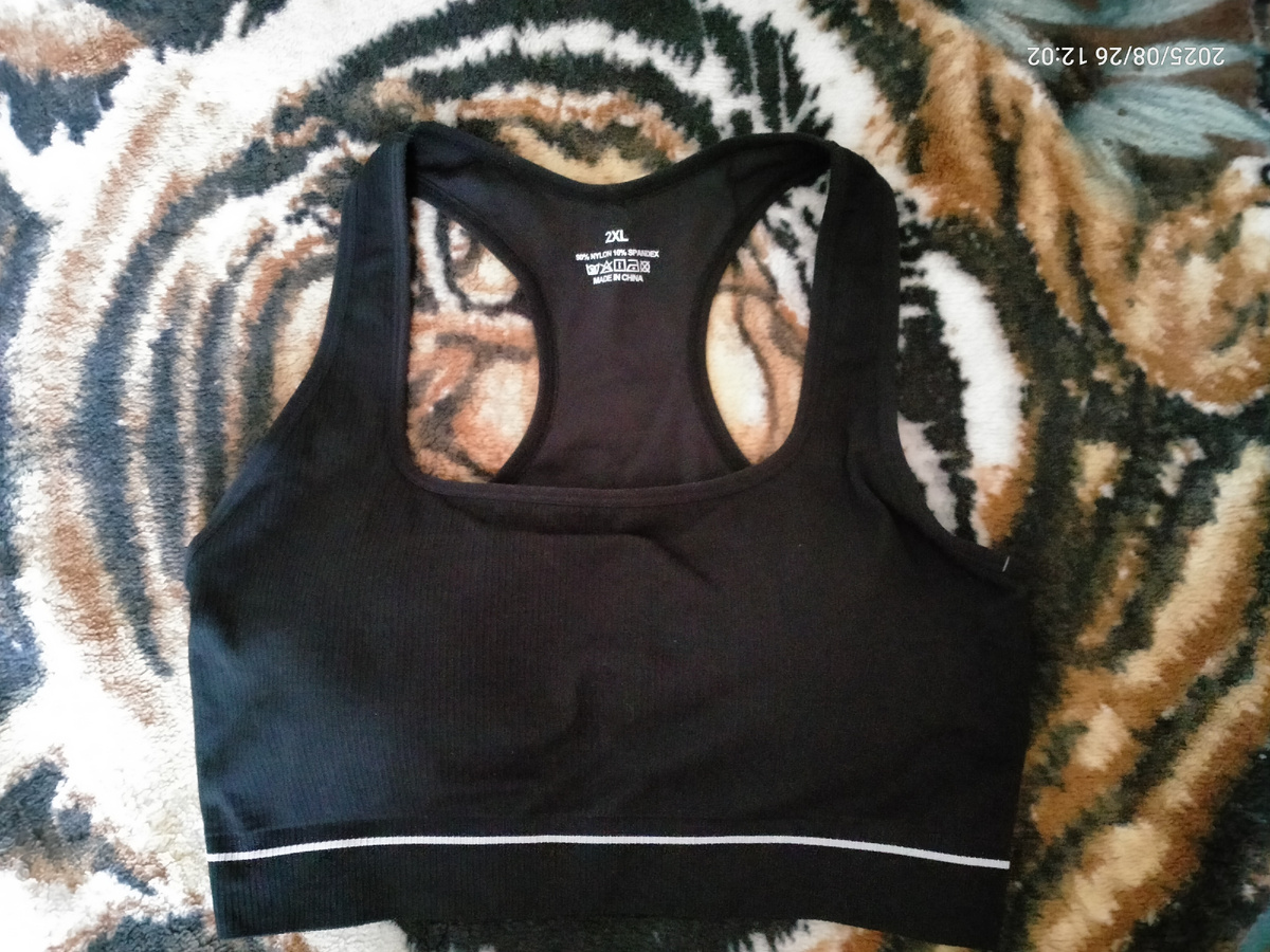 Купила топ для будущих своих занятий физкультурой. Фотография автора 